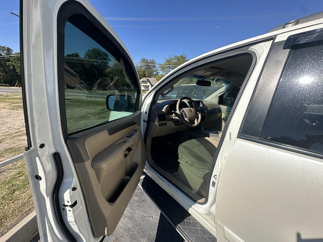 Nissan Armada 4WD 4dr SV 2013