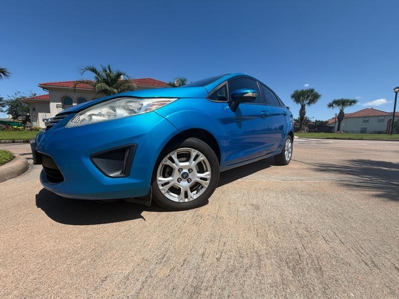 Ford Fiesta SE Sedan 2013