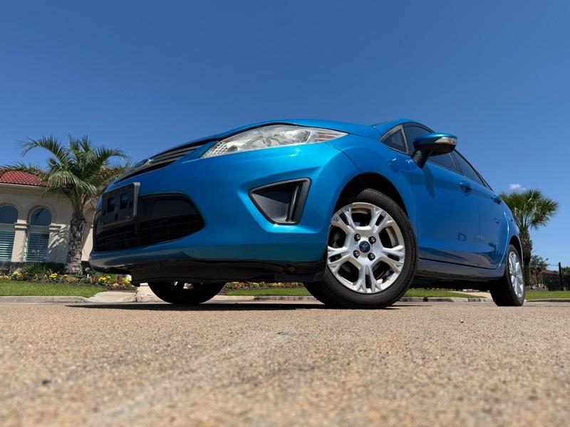 Ford Fiesta SE Sedan 2013