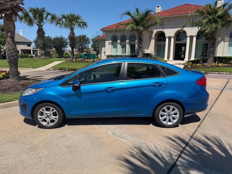 Ford Fiesta SE Sedan 2013