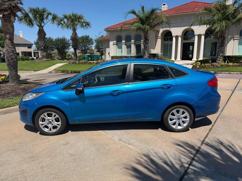 Ford Fiesta SE Sedan 2013