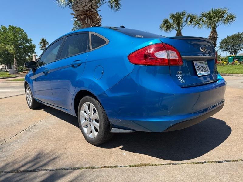 Ford Fiesta SE Sedan 2013