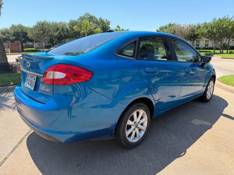 Ford Fiesta SE Sedan 2013