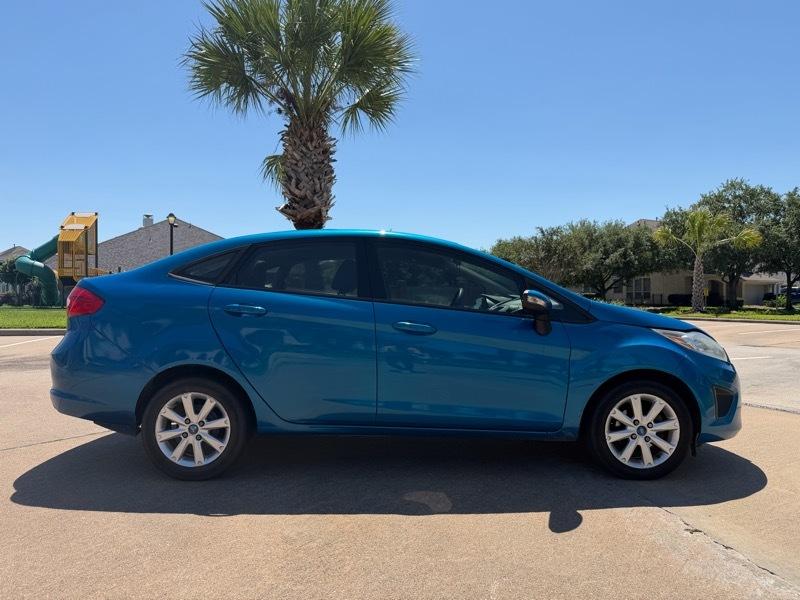 Ford Fiesta SE Sedan 2013