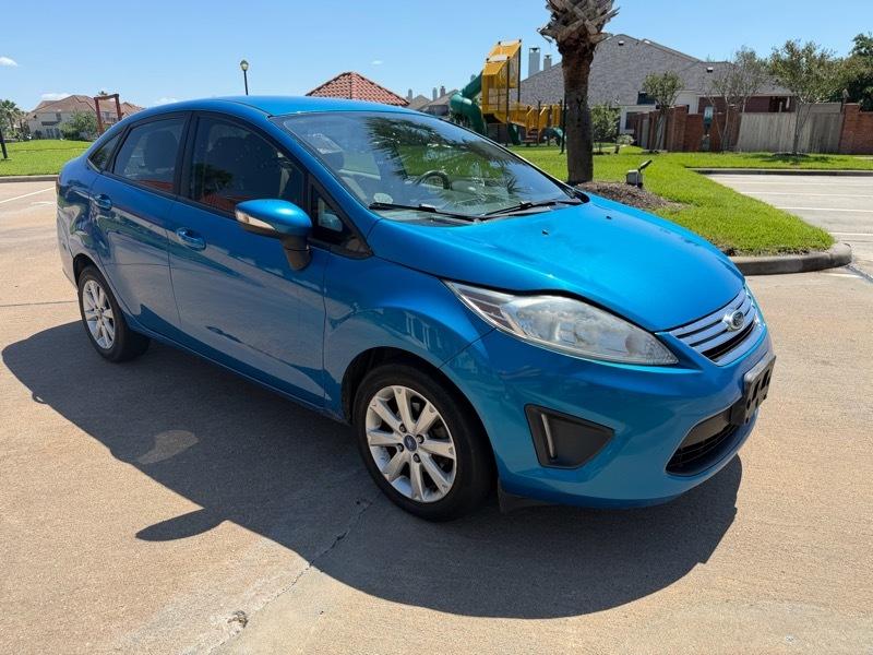 Ford Fiesta SE Sedan 2013