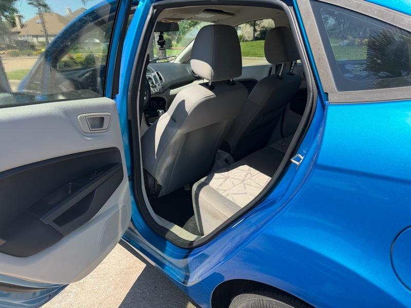 Ford Fiesta SE Sedan 2013