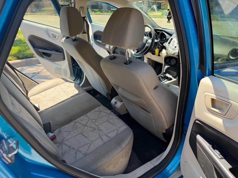 Ford Fiesta SE Sedan 2013