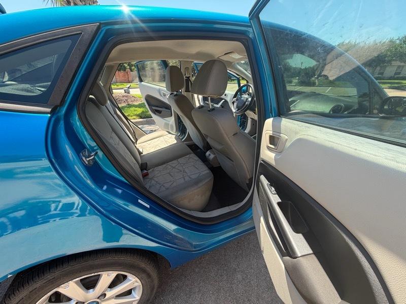 Ford Fiesta SE Sedan 2013