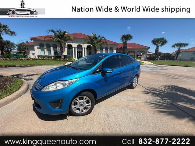 Blue 2013 Ford Fiesta SE Sedan Front-Wheel Drive Automatic