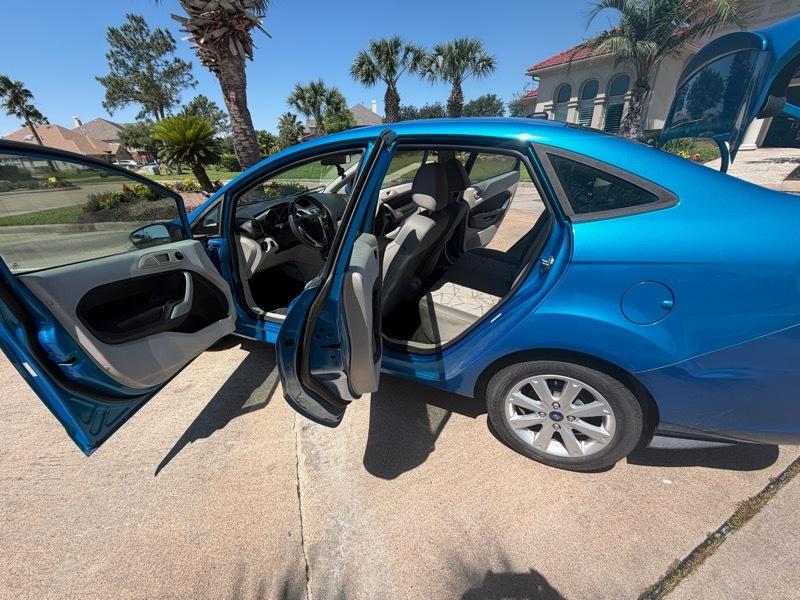 Ford Fiesta SE Sedan 2013