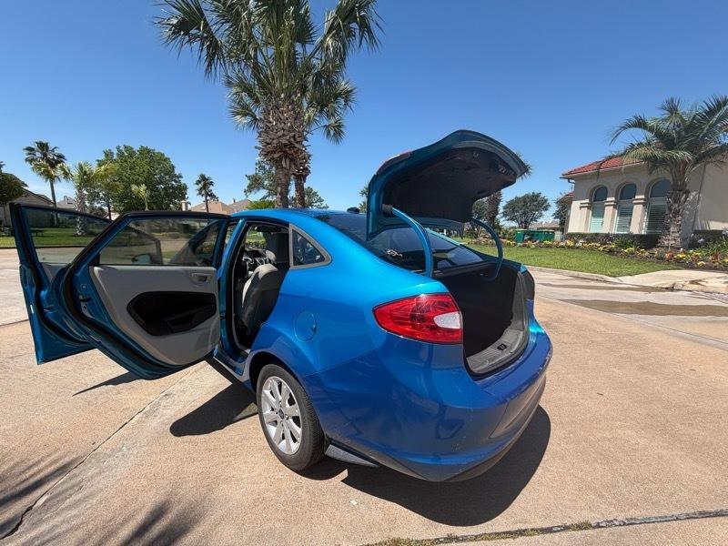 Ford Fiesta SE Sedan 2013