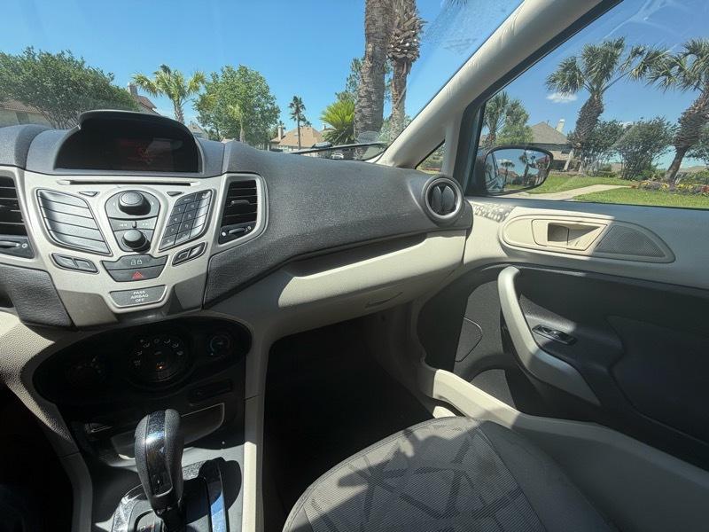 Ford Fiesta SE Sedan 2013