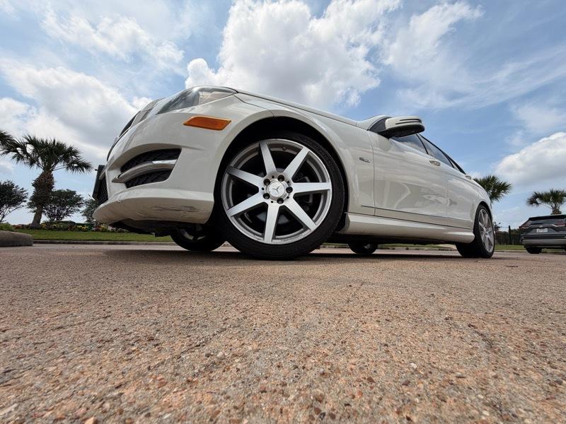 Mercedes-Benz C-Class C250 Luxury Sedan 2012