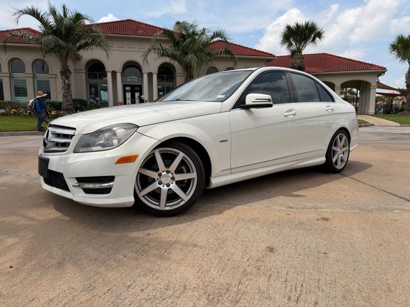 Mercedes-Benz C-Class C250 Luxury Sedan 2012