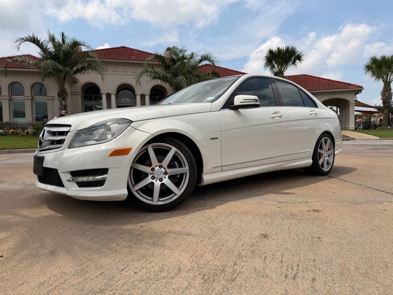 Mercedes-Benz C-Class C250 Luxury Sedan 2012