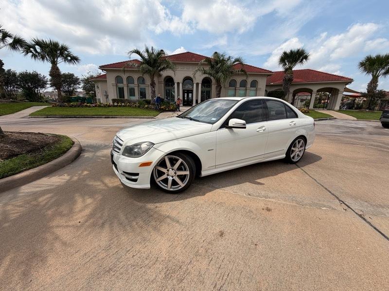 Mercedes-Benz C-Class C250 Luxury Sedan 2012