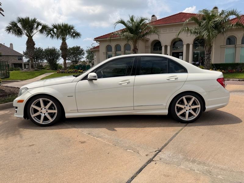 Mercedes-Benz C-Class C250 Luxury Sedan 2012