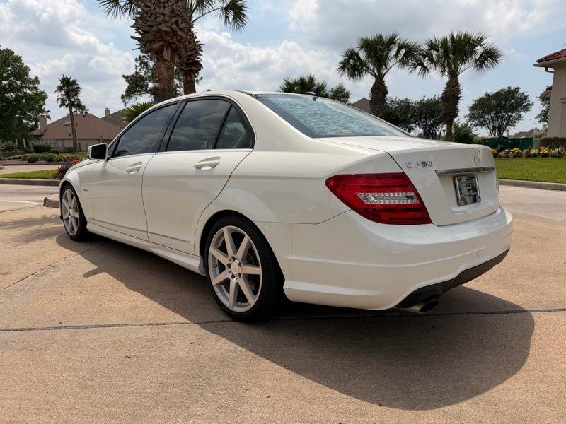Mercedes-Benz C-Class C250 Luxury Sedan 2012