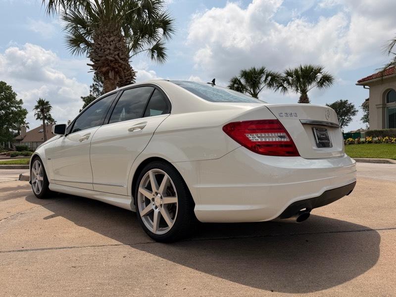 Mercedes-Benz C-Class C250 Luxury Sedan 2012