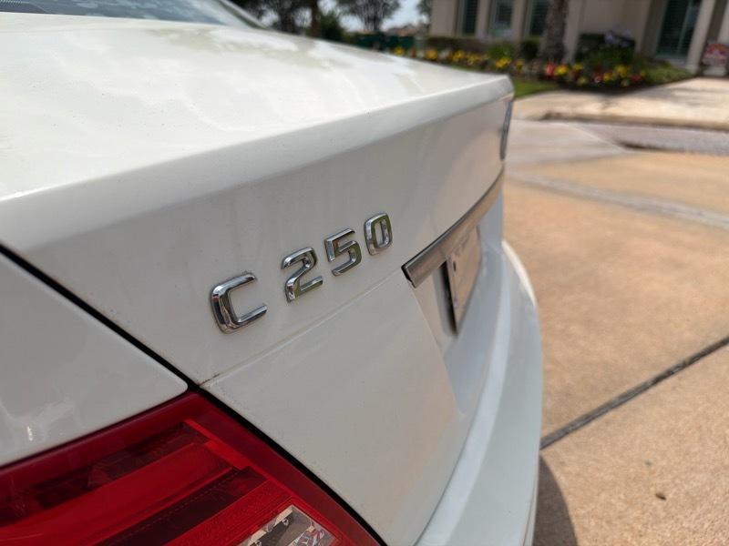 Mercedes-Benz C-Class C250 Luxury Sedan 2012
