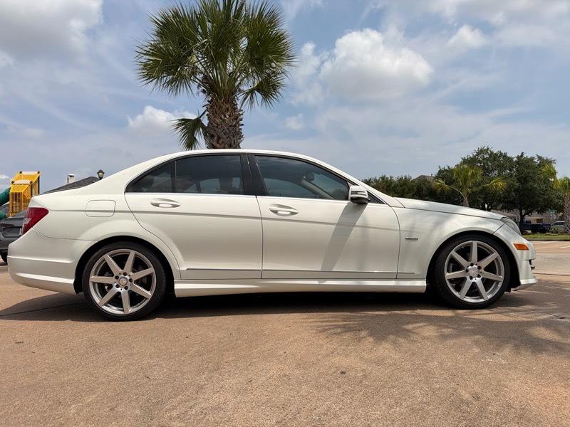 Mercedes-Benz C-Class C250 Luxury Sedan 2012