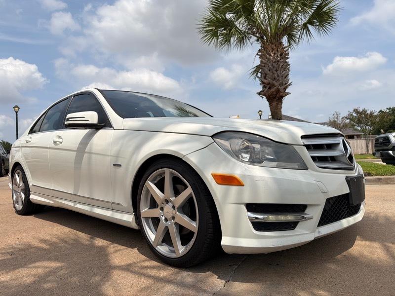 Mercedes-Benz C-Class C250 Luxury Sedan 2012