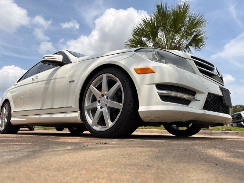 Mercedes-Benz C-Class C250 Luxury Sedan 2012