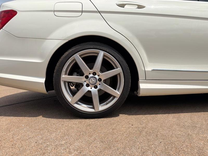 Mercedes-Benz C-Class C250 Luxury Sedan 2012