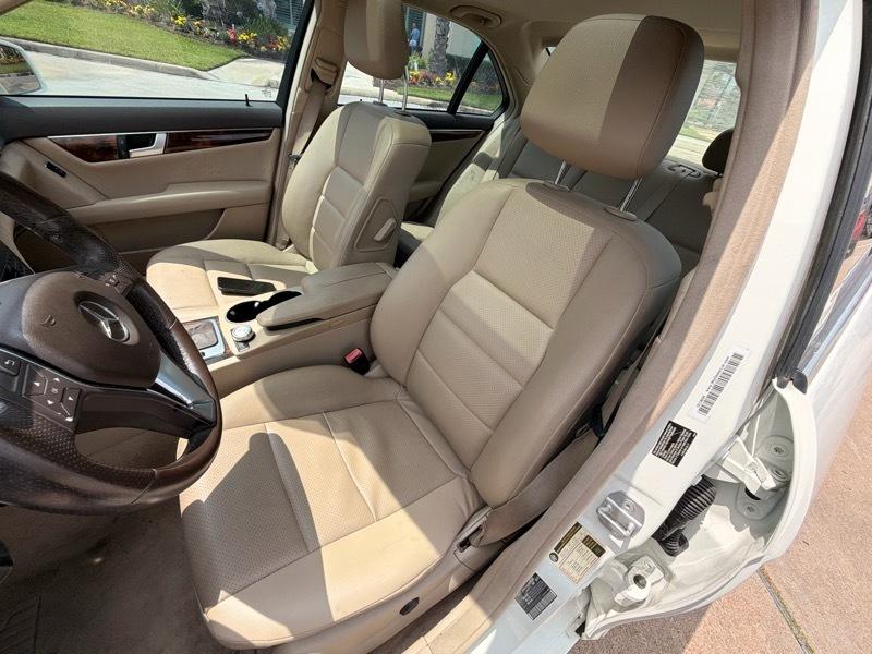 Mercedes-Benz C-Class C250 Luxury Sedan 2012