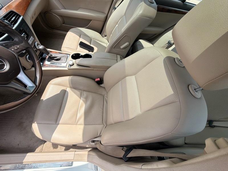 Mercedes-Benz C-Class C250 Luxury Sedan 2012