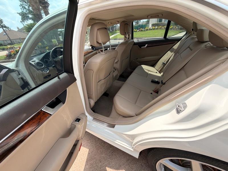 Mercedes-Benz C-Class C250 Luxury Sedan 2012