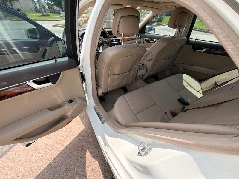 Mercedes-Benz C-Class C250 Luxury Sedan 2012
