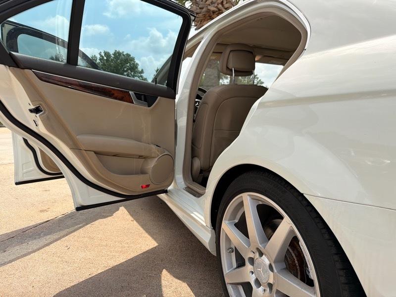 Mercedes-Benz C-Class C250 Luxury Sedan 2012