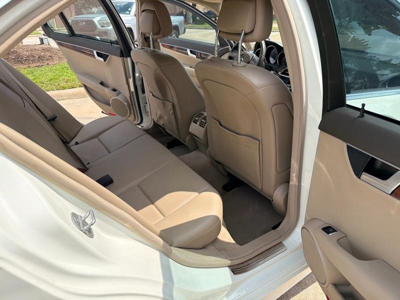 Mercedes-Benz C-Class C250 Luxury Sedan 2012