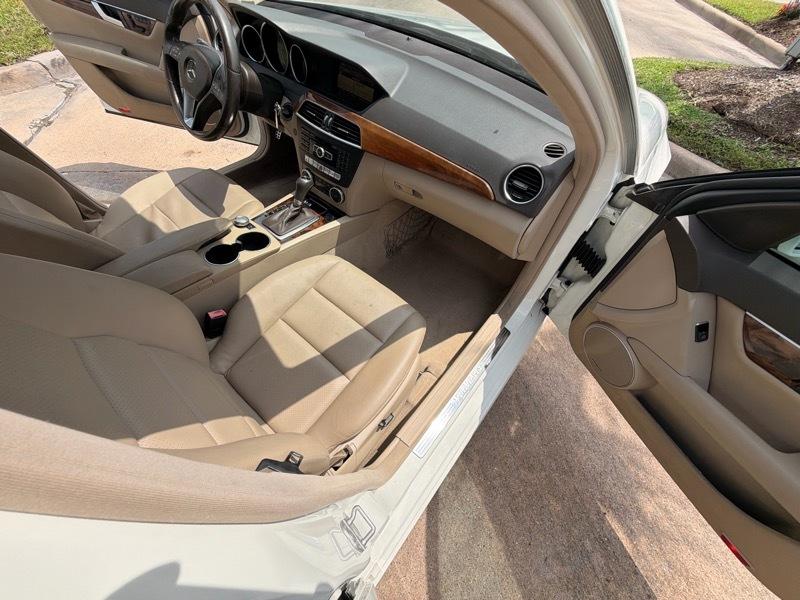 Mercedes-Benz C-Class C250 Luxury Sedan 2012
