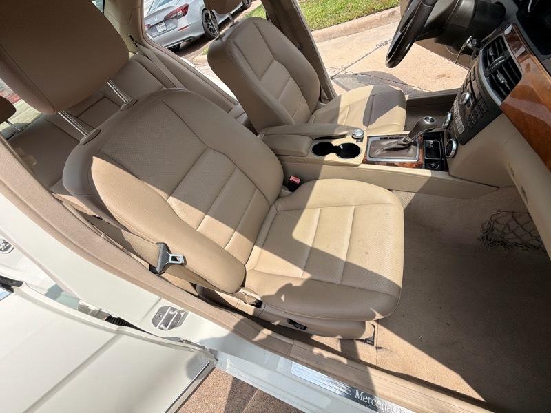 Mercedes-Benz C-Class C250 Luxury Sedan 2012