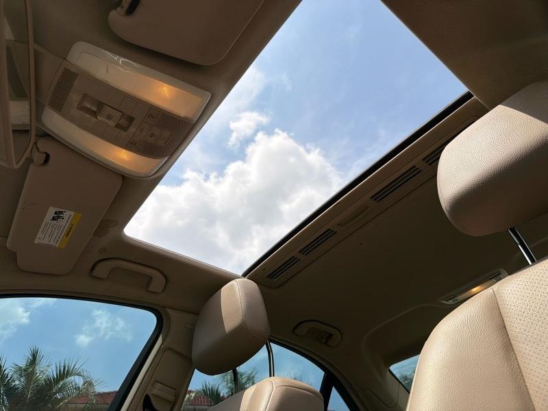 Mercedes-Benz C-Class C250 Luxury Sedan 2012