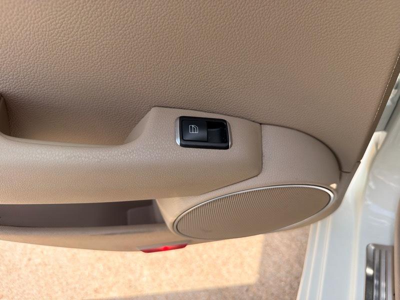 Mercedes-Benz C-Class C250 Luxury Sedan 2012