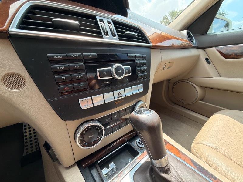 Mercedes-Benz C-Class C250 Luxury Sedan 2012