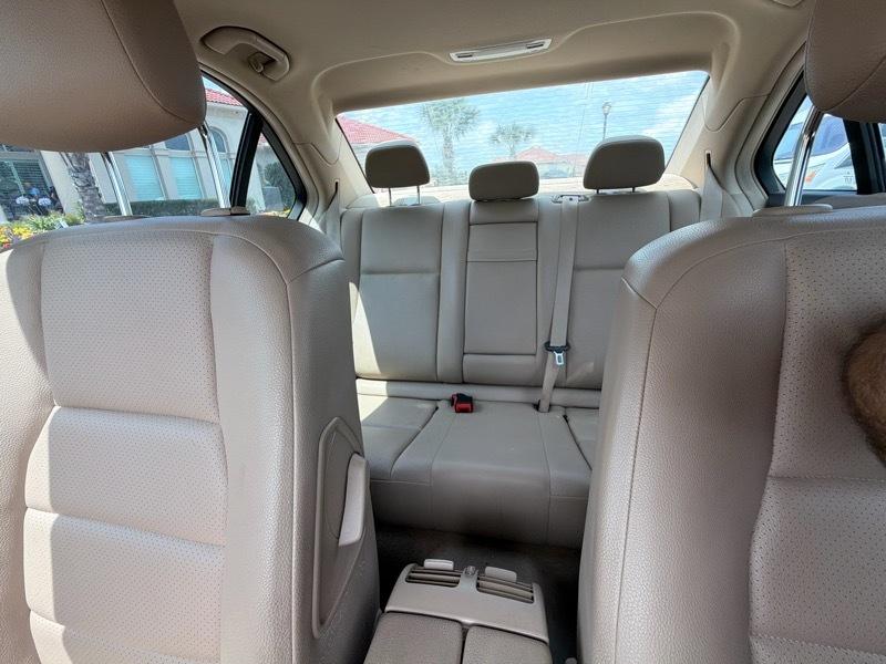 Mercedes-Benz C-Class C250 Luxury Sedan 2012