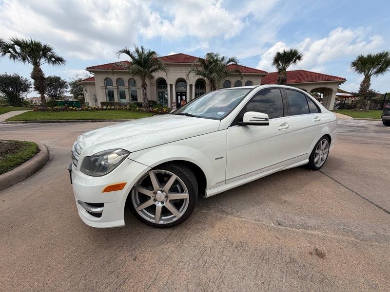 Mercedes-Benz C-Class C250 Luxury Sedan 2012