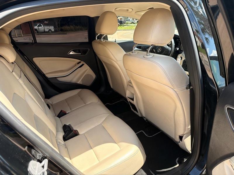 Mercedes-Benz GLA-Class GLA250 4MATIC 2015
