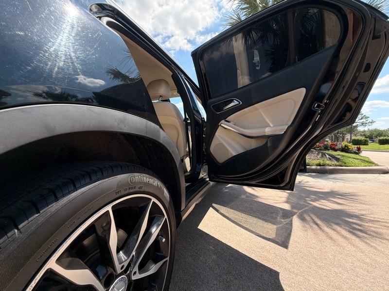 Mercedes-Benz GLA-Class GLA250 4MATIC 2015