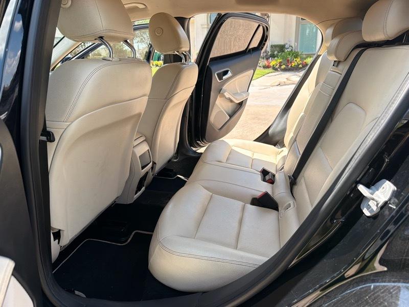 Mercedes-Benz GLA-Class GLA250 4MATIC 2015