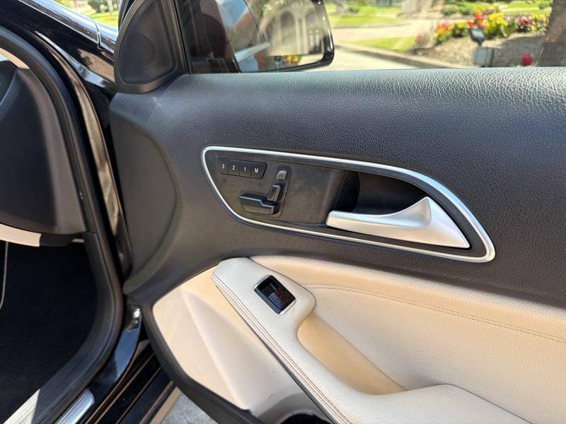 Mercedes-Benz GLA-Class GLA250 4MATIC 2015