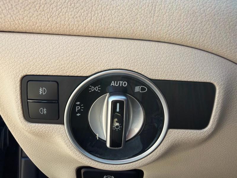 Mercedes-Benz GLA-Class GLA250 4MATIC 2015