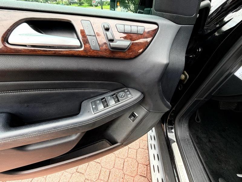 Mercedes-Benz M-Class ML350 4MATIC 2012