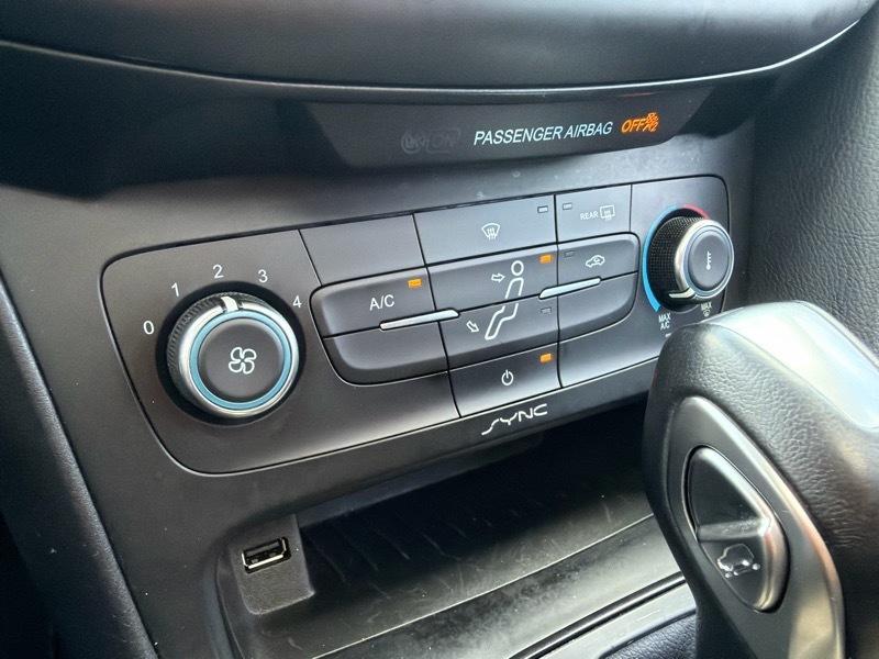 Ford Focus SE Hatch 2016