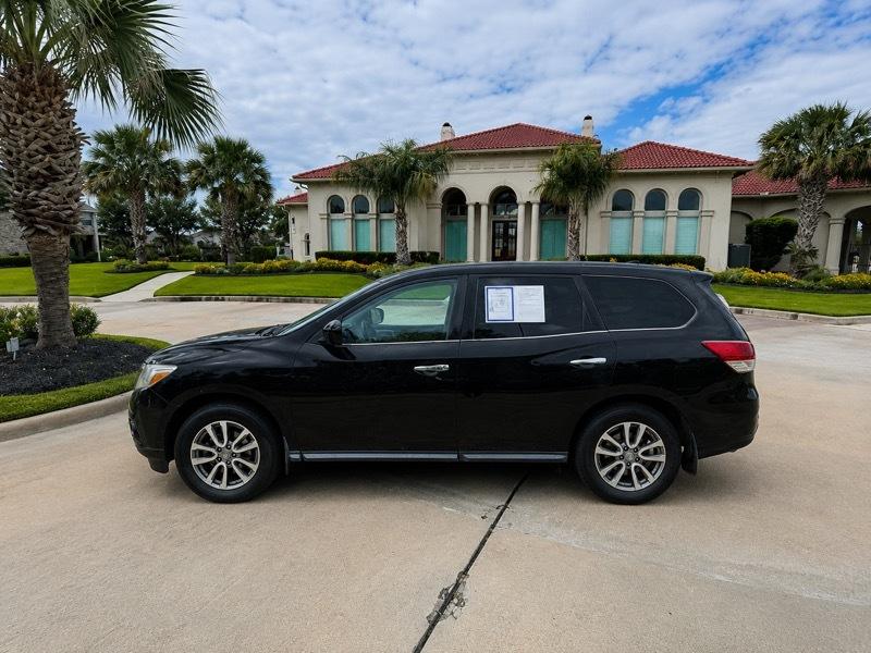 Nissan Pathfinder SV 2WD 2015
