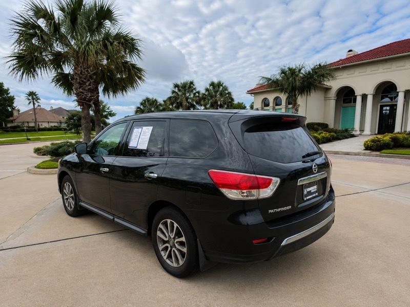 Nissan Pathfinder SV 2WD 2015